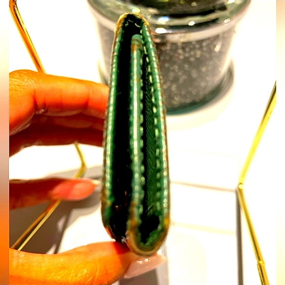 AUTHENTIC LOUIS VUITTON EPI 4 KEY HOLDER WALLET GUC - Picture 5 of 7